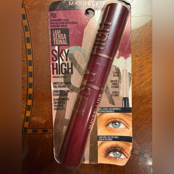 Inspirational Cosmetic Bags w/Sleep Mask, Body Wash, Shadow Palette & Mascara - Picture 9 of 11